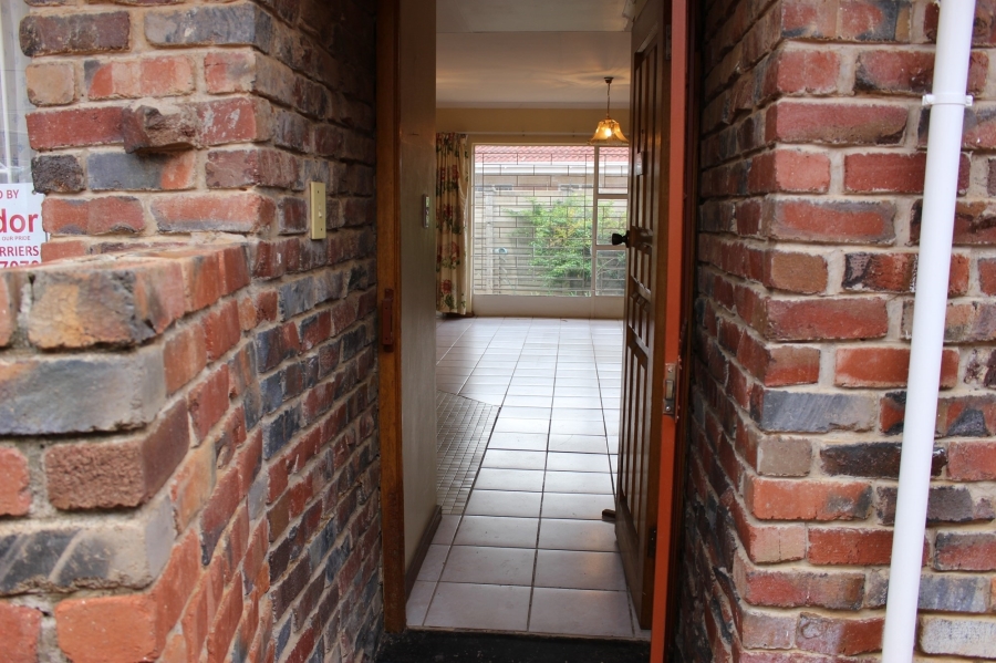 2 Bedroom Property for Sale in Heuwelsig Free State